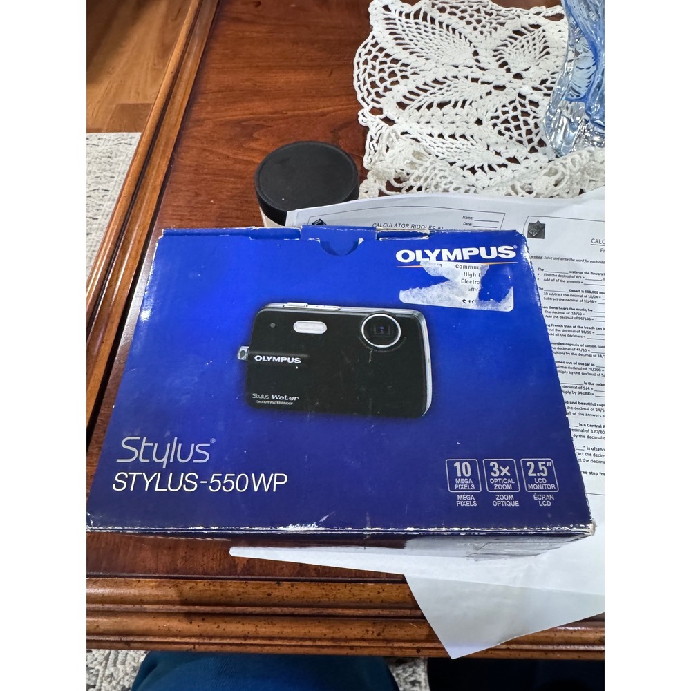 Olympus Stylus 550WP 10MP Waterproof Digital Camera Blue with Box and Charger